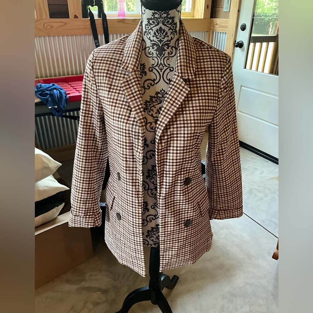 Love Tree brown checked blazer, doubled breasted, cuff sleeve’s, size S